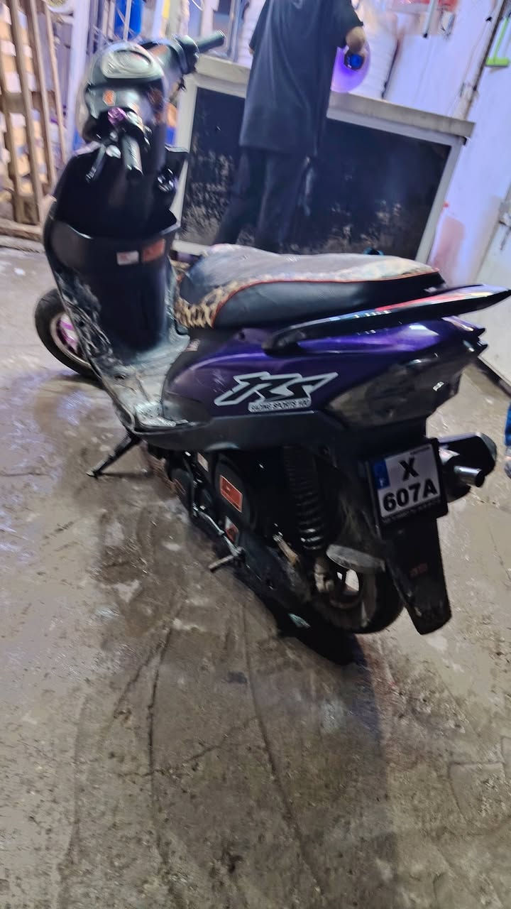 سلام وعليكم دراجه ماكس عدله الدراجه شلعه ومعدل تخبل الدراجه 55 بوشه الدراجه نكره سلف فقط بيهة نواقص بسيطه حيل الدراجه سعرهة 500 وبيهة مجال مستعجل على بيعته المكان بغداد البياع رقم الهاتف ***********
