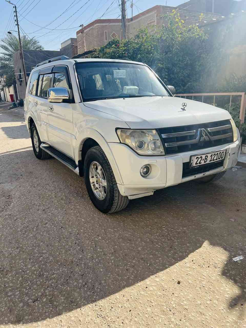 السلام عليكم باجيرو حبتور 2007 باسمي رقم اربيل سياره فول مواصفات تحكم ستيرن فتحه سقف مري شفط تبريد خير من الله كير محرك حداديه تخم تاير كله جديد الداخل بيجي جلد دشبول اسود  السياره بيهة جاملغ امامي فقط صبغ يعني بدون لا ضربه ولا شي اثر شخط بي ومصبوغ وسيارع جاهزه وحلوه مال جناي مكينه 3500 
السعر 126 وبيهة مجال مكاني بابل الحله مركز مدينه 
***********
