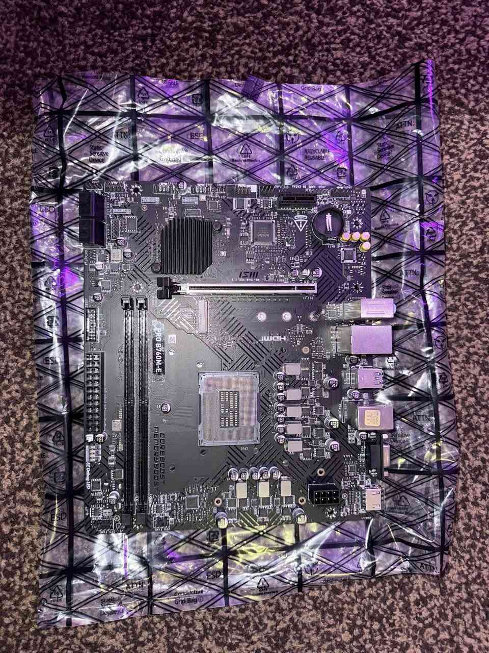 💻 للبيع: لوحة أم MSI PRO B760M-E (شبه جديدة)
🔹 الحالة: نظيفة جداً / استخدام خفيف شهرين
🔹 الموديل: MSI PRO B760M-E
🔹 تدعم: معالجات Intel الجيل 12 و 13 و 14
🔹 تدعم رام: DDR5
🔹 الحجم: Micro-ATX
🔹 فيها: PCIe Gen 4 + M.2 + HDMI
🔹 مرفق: الكرتونة الأصلية + الإكسسوارات كامل

حط سعرك 
***********
وتعالي خاص

عنوان بغداد السيدية يوجد توصيل لكافه محافظات العراق
