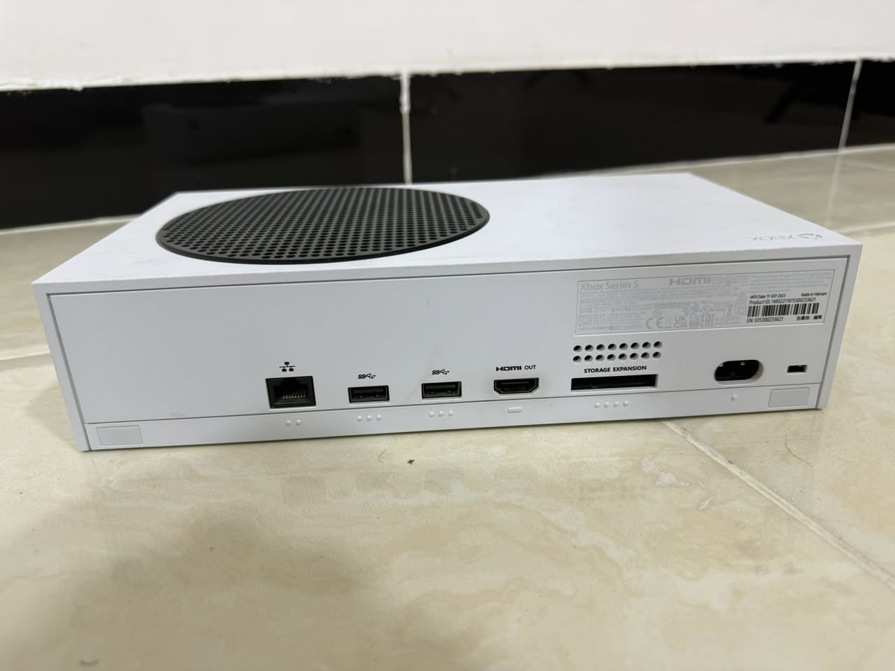 السلام عليكم 
Xbox one series s للبيع 
جهاز نظيف مستعمل شهر ونص ما مفتوح مع كافه ملحقاته + يده إضافيه اصليه لوك ستيكر  + بي حساب كامل وجاهز + كيبل hd .بسعر 350الف قفل 
*********** المكان الفلوجه
