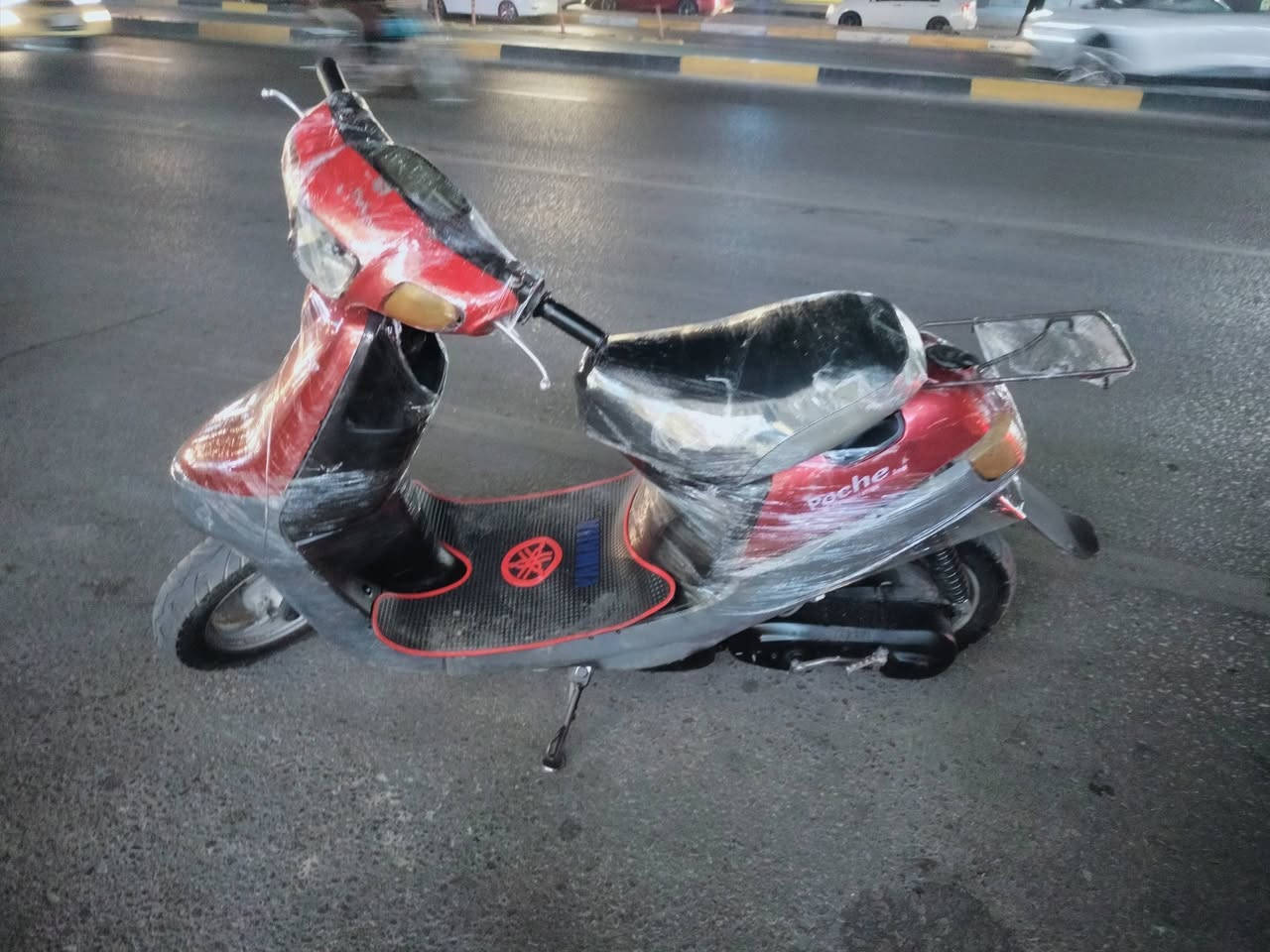 بطه السعر 200 شلعه قويه ومعدل محرك ناعم اخرس بلادي نظيف شاصي مكفول موديل 2000 مكاني كربلاء حي الحر يم فلافل سعد ***********
