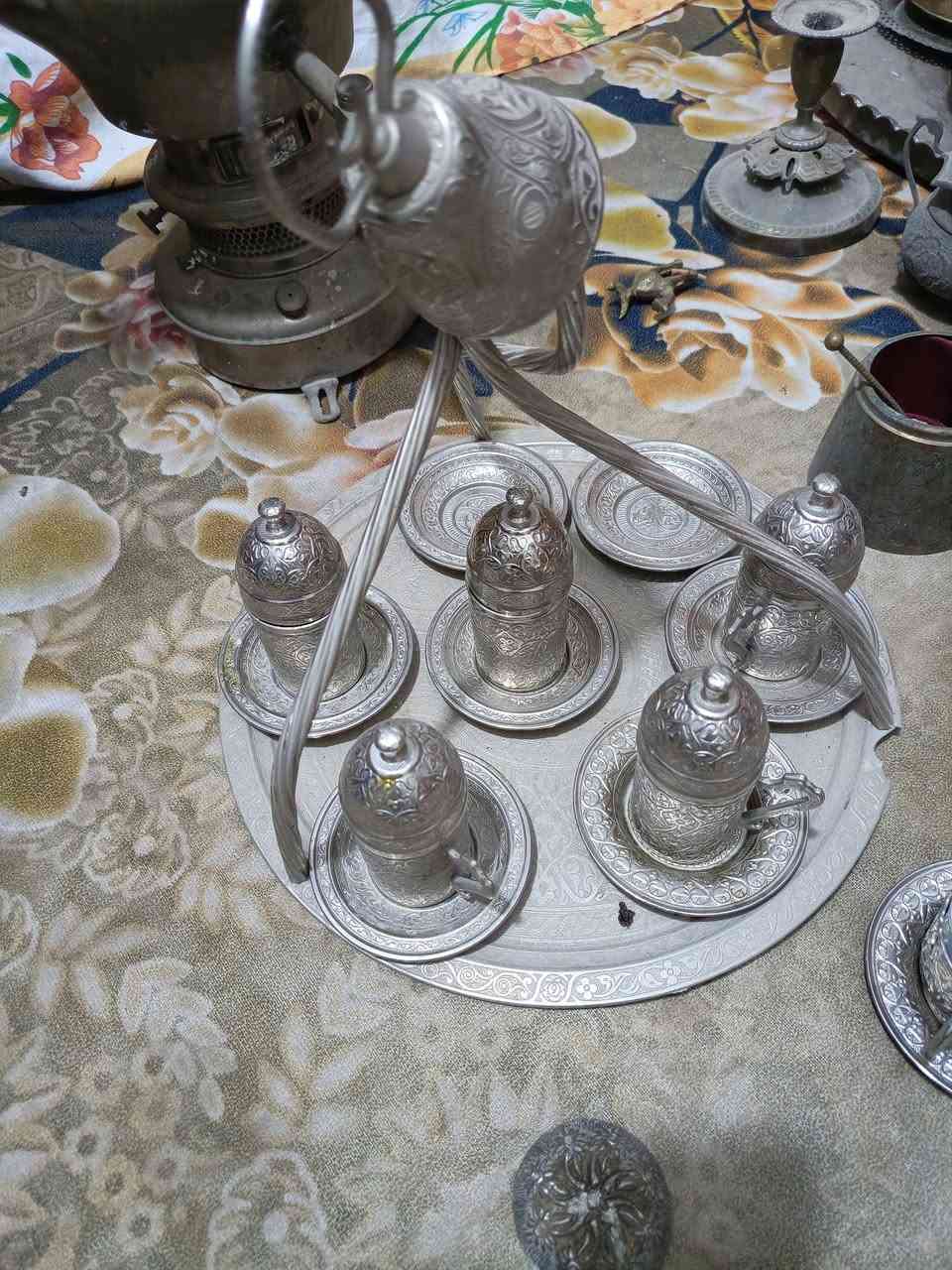 نحاس وصفر انتيك مثل ما موضح بل صور 
 مامتواجد فيس رقم ‏‪***********‬‏
