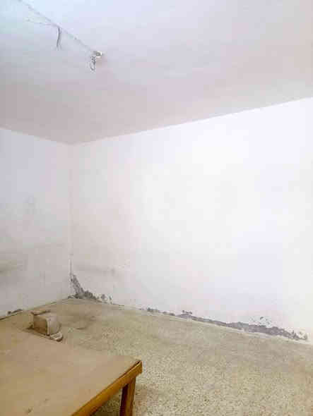 بيت للايجار حي ميسان شارع الجامع على الشارع العام مساحه 100متر يحتوي على غرفه وصاله واستقبال ومطبخ وصحيات وفوك غرفه سعر الايجار 

 300الف واصل ماء وكهرباء كل شهر بشهره 

للاستفسار والمعلومات الاتصال بنا *********** 

او مراجعه مكتب ألروان للوساطه العقاريه والمقاولات العامه 

عنوان المكتب حي ميسان ع الشريط قرب صيدليه الشراع 

عندك بيت عرصه للبيع راسلنه وات ساب وتدلل
#ايجار
