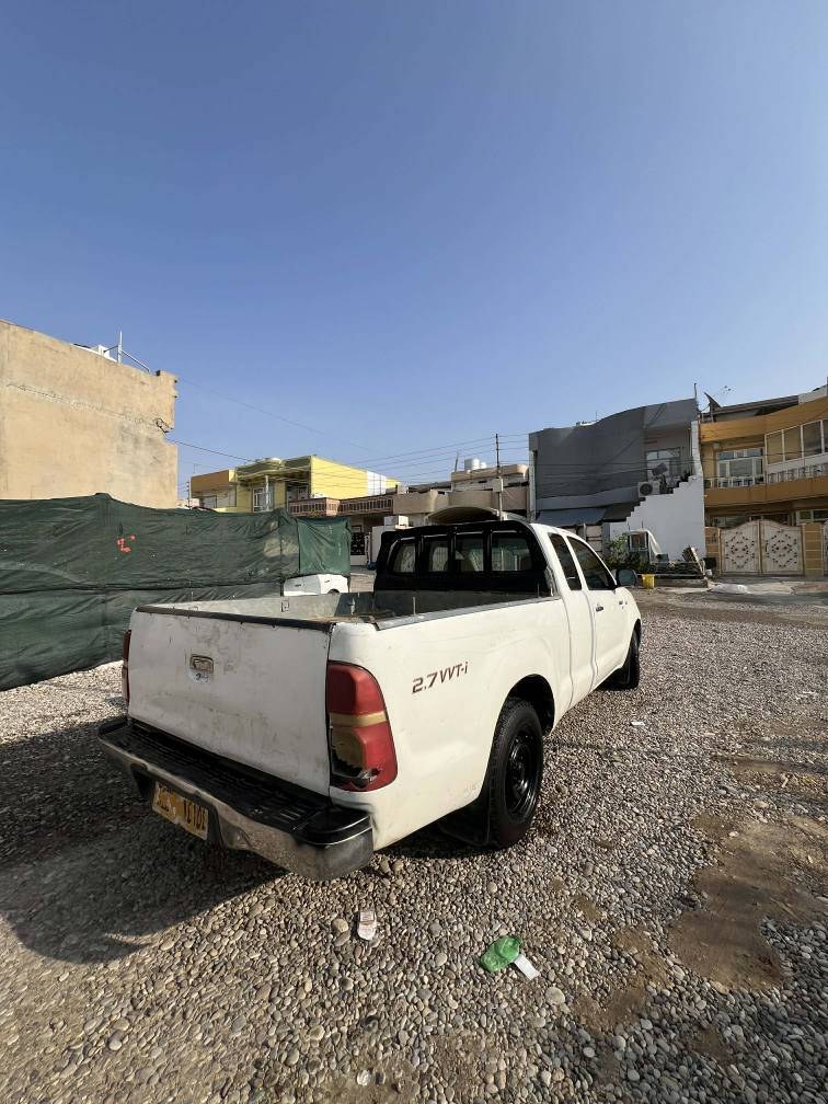 پيكاب مةرزية
٢٠٠٨
ساغة 
هيشتا كودي بودةرنةكراوة
مةكينة كةورة
تبريد ساردووگةرم 
بودي چوارقولاب 
***********
گورينةوش دةكة بةشتي بةدلم بي كالار, السليمانية
