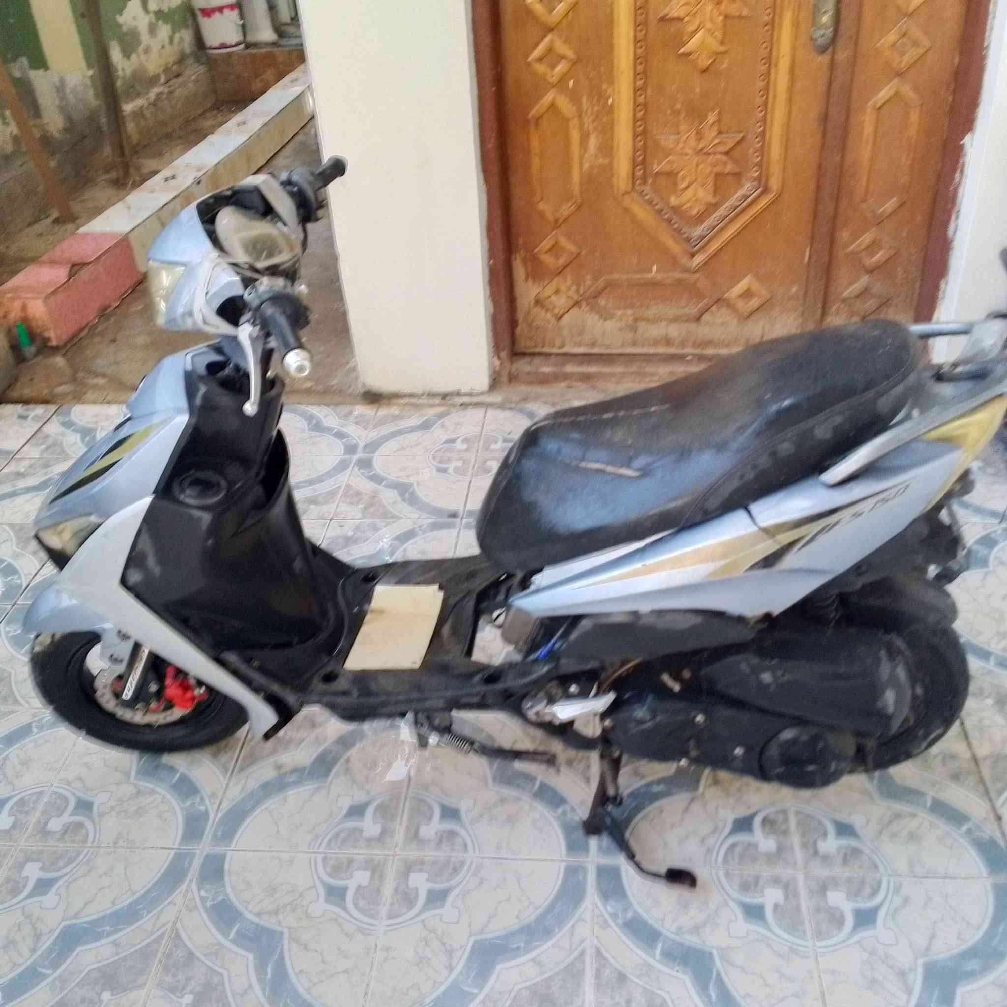 سلام عليكم
من رخصت صاحب الكروب 

دراجه اف اس /120

كامله مكمله بيعه مكينه مكفوله شرط الشلعه اشك الكاع 

نقصه الكابريتر /ول سلف خرط مجاي دير نفسها  

اطيك مكينه مكفوله  

مكاني /بعقوبه قنطره خليل باشه 

***********
السعر /175وبيه مجال
