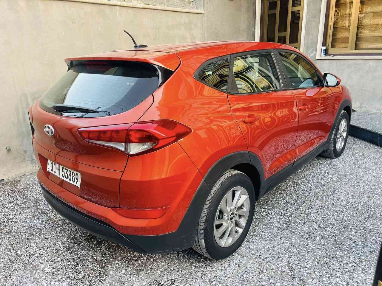 توسان وراد امريكي 2017
رقم بغداد باسمي 
ماشيه ١٠٠ الف كيلو حقيقي فقط 
حادثه بل منشور بدون ايرباك الجنطه انصبغت واجه باب وره السايق كلير فقط سياره جديده جدا 
السعر ١٤٨ وبيه مجال 
العنوان بغداد 
***********
