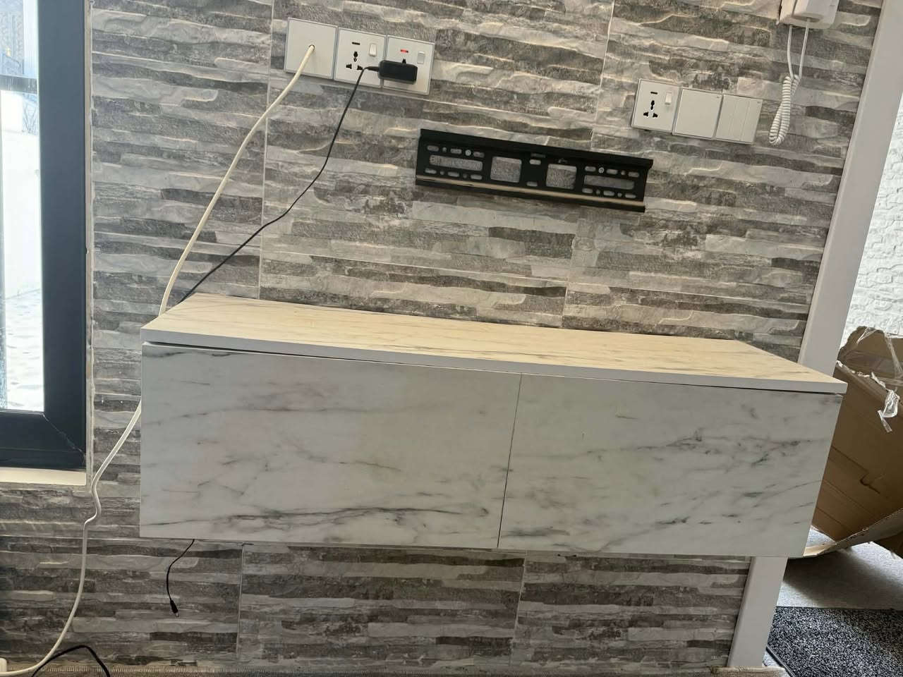 مێز تیڤی و مێزی ناوەراست / ڕانیە
دوو مێزی زۆر جوان و تۆکمە و تازە بە باشترین مواد دروستکراون mdf 
نرخەکانی جێگیرە و قفڵە 
هەر یەکەیان بە جیا ٢٥ هەزارە 
پێکەوە ٥٠ هەزار 
درێژی مێز تیڤی ١،٢٥سم
درێژی مێزی ناوەراست مەتر و پانی ٧٠سم
تکایە مشتەرین نامە بنێرن


**إذا كنت صاحب هذا الإعلان وتريد حذفه لأي سبب، رجاءا أرسل رسالة إلى الدعم الفني**