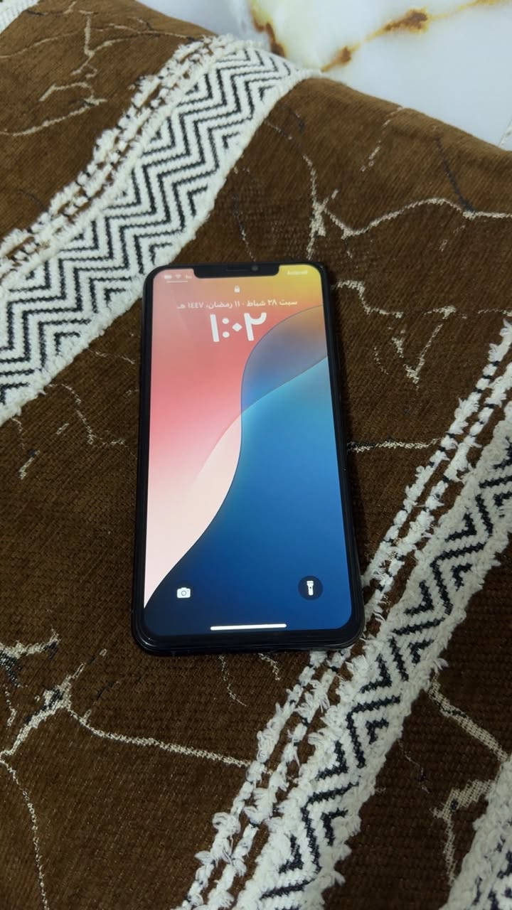 سلام عليكم ايفون ١١ برو ماكس للبيع بطاريه ٨٣ نضافه 💯 
مبدل شاشه فقط ولبقيه كفاله عامه *********** سعر ٢٥٠ قفل.  مكاني بغداد بلديات
