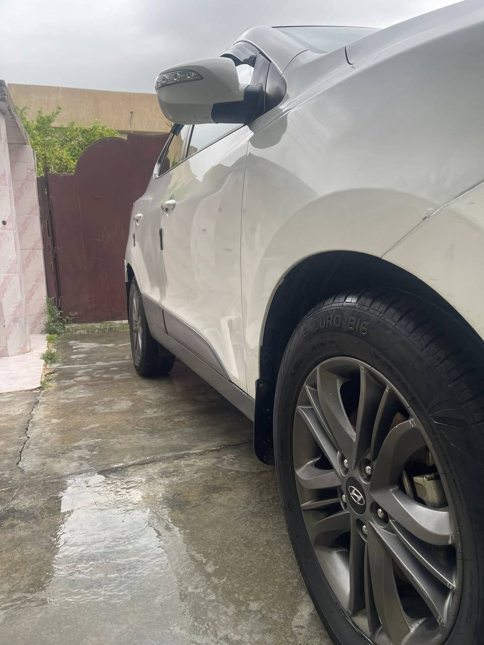 هونداي توسان 2015 مواصفات معروفه 
بدون صبغ محرك كبير كفاله سعر 155 الشراي يتصل 
***********
