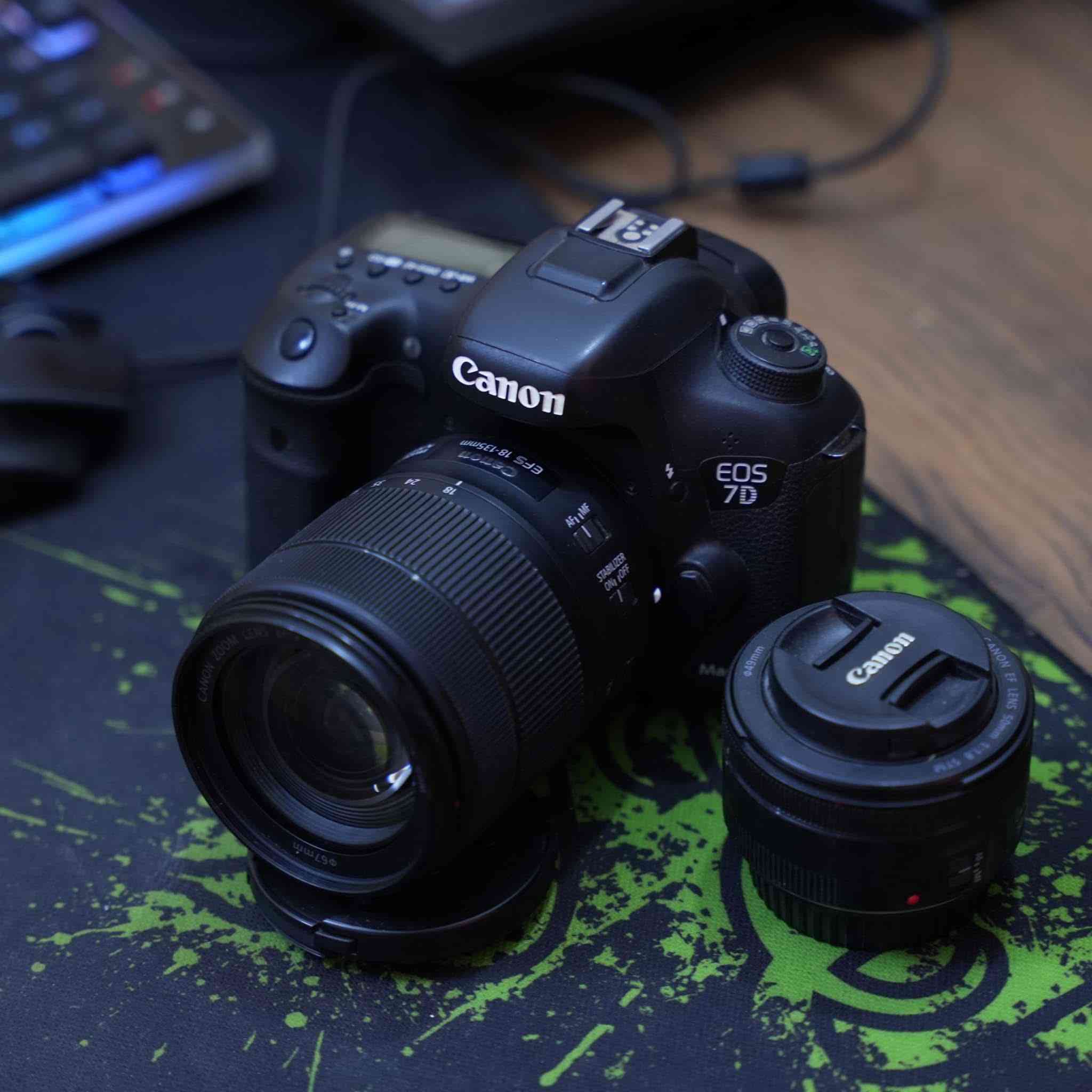 جديدة بالباكيت
7d mark 2 
عدسة 50_1.8
عدسة 135_18 
بطاريات ٢ 
شاحنة 
رام 
كارتونة 
ولكتلوكات مالتها بجيس 
ب٨٥٠ الف قفل


**إذا كنت صاحب هذا الإعلان وتريد حذفه لأي سبب، رجاءا أرسل رسالة إلى الدعم الفني**