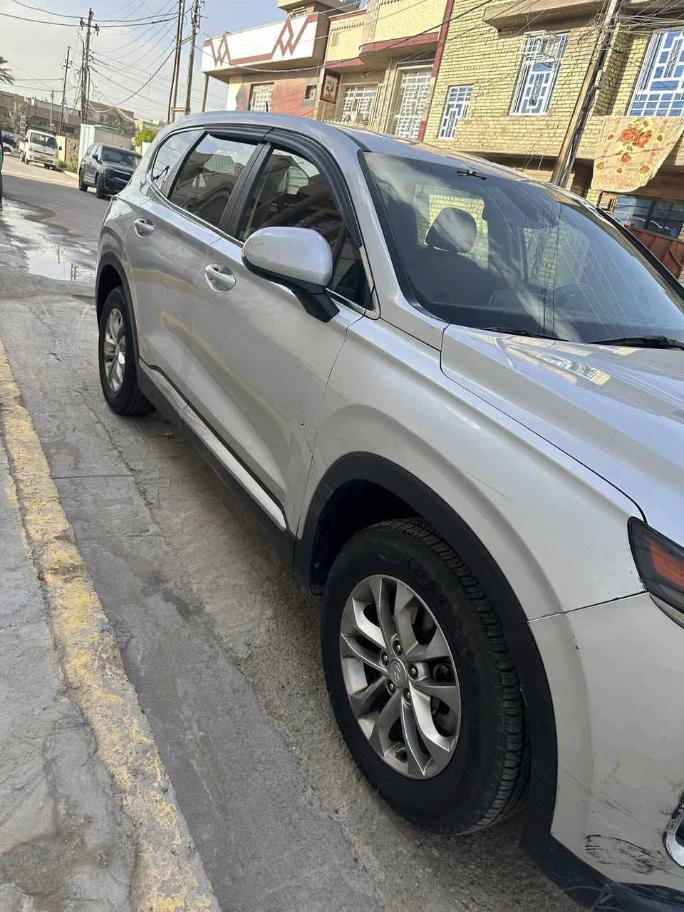 السلام عليكم 
سنتافي ٢٠١٩ وارد امريكي حادث جاملغ وبنيد ماشية ٧٧ الف 
مواصفات 
كأمره
شاشة 
اوتو هولد
اوتو ستوب
سايد بريك كهربائي
رادار جانبي 
رادار خلفي 
محرك ٢٤٠٠ 

السعر ١٥٥$
لاستفسار ***********
