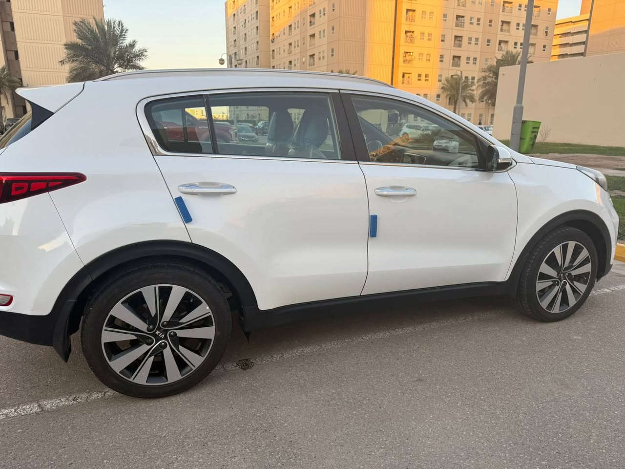 السلام عليكم سبورتج البيع 2018 بيه بس صبغ باب السعر 170  رقم بغداد مكاني بسمايه ***********
