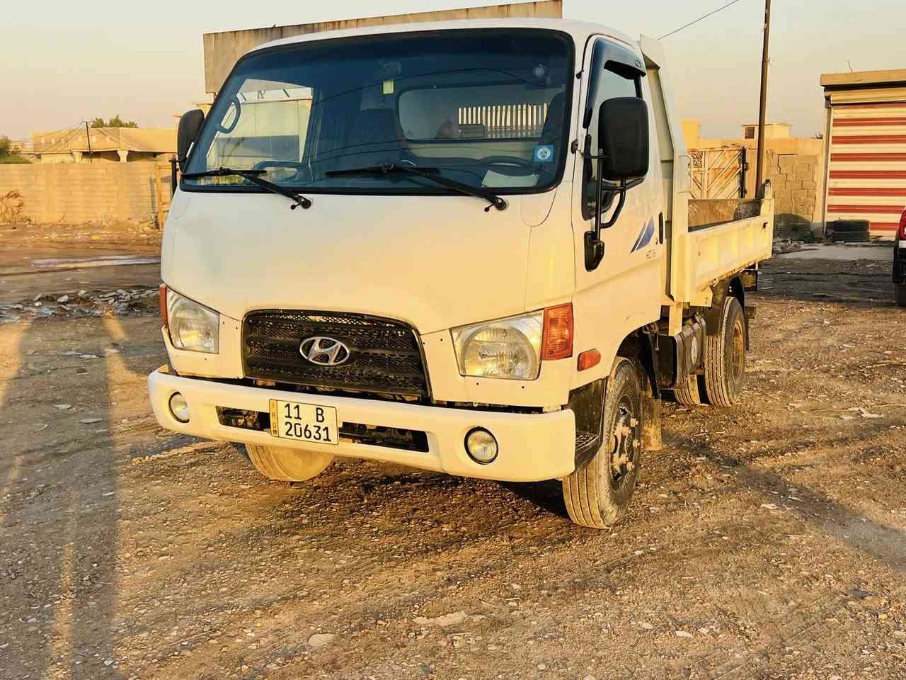 كنتر موديل ١٢ سياره جاهزه للشغل سنويه بسمنه تخم تاير مكينه جديده بيهه بعض الملاحضات طخه بلبجم موضحه بلصور مكاني بغداد جسر ديالى للستفسار ‭٠٧٧٠ ٨٤٣ ١٩٣٨‬
