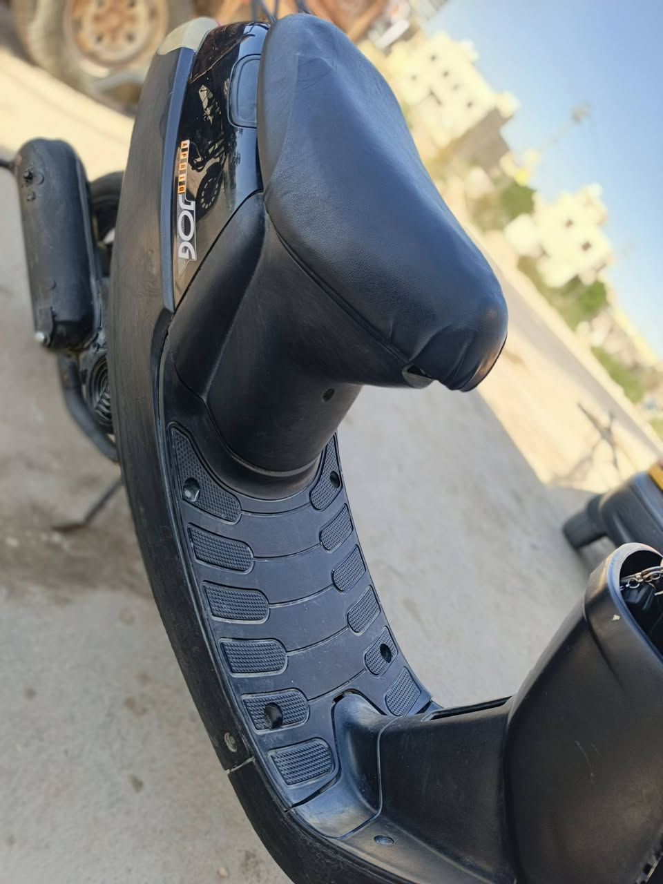 السلام عليكم دراجة بطة للبيع الدراجة كاملة سلف هندر نقصها فقط باتري الدراجة كلها شغالة كهربلائيات اشاير كلوبات دبل اشارة بكلايت كاملة مكملة شلعة ومعدل مبدل بس بستم فقط جيب مصلح وتعال وفحص براحتك البوشة بلادية فقط بستم السعر 375 وبيها مجال مال مستعجل الاستفسار الاتصال ***********
