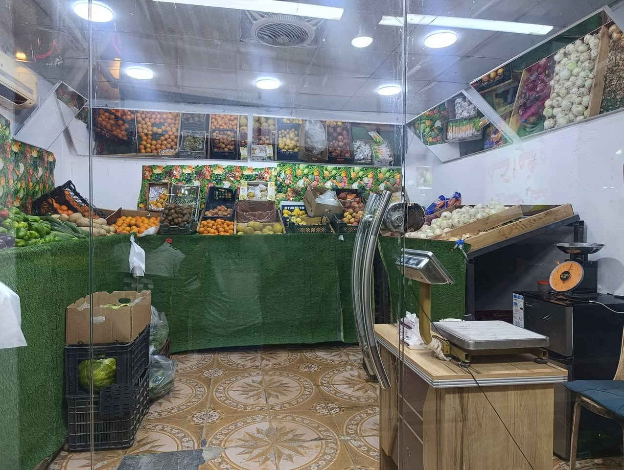 الغراض الي بل محل 3 عوارض او 6مرايات او سبلت او سقف ثاناوي او بره 3ميوزه للعرض او ميز الدخل او ميزان عدد 2 قمريه بره اي نقس ماكو بل محل يسوك او يفتح سبب للبيع لنو رجعت للوضيفه مالتي
اب 2500 قفل اب مليونين او ربع 
ايجاره 250 الشراي


**إذا كنت صاحب هذا الإعلان وتريد حذفه لأي سبب، رجاءا أرسل رسالة إلى الدعم الفني**