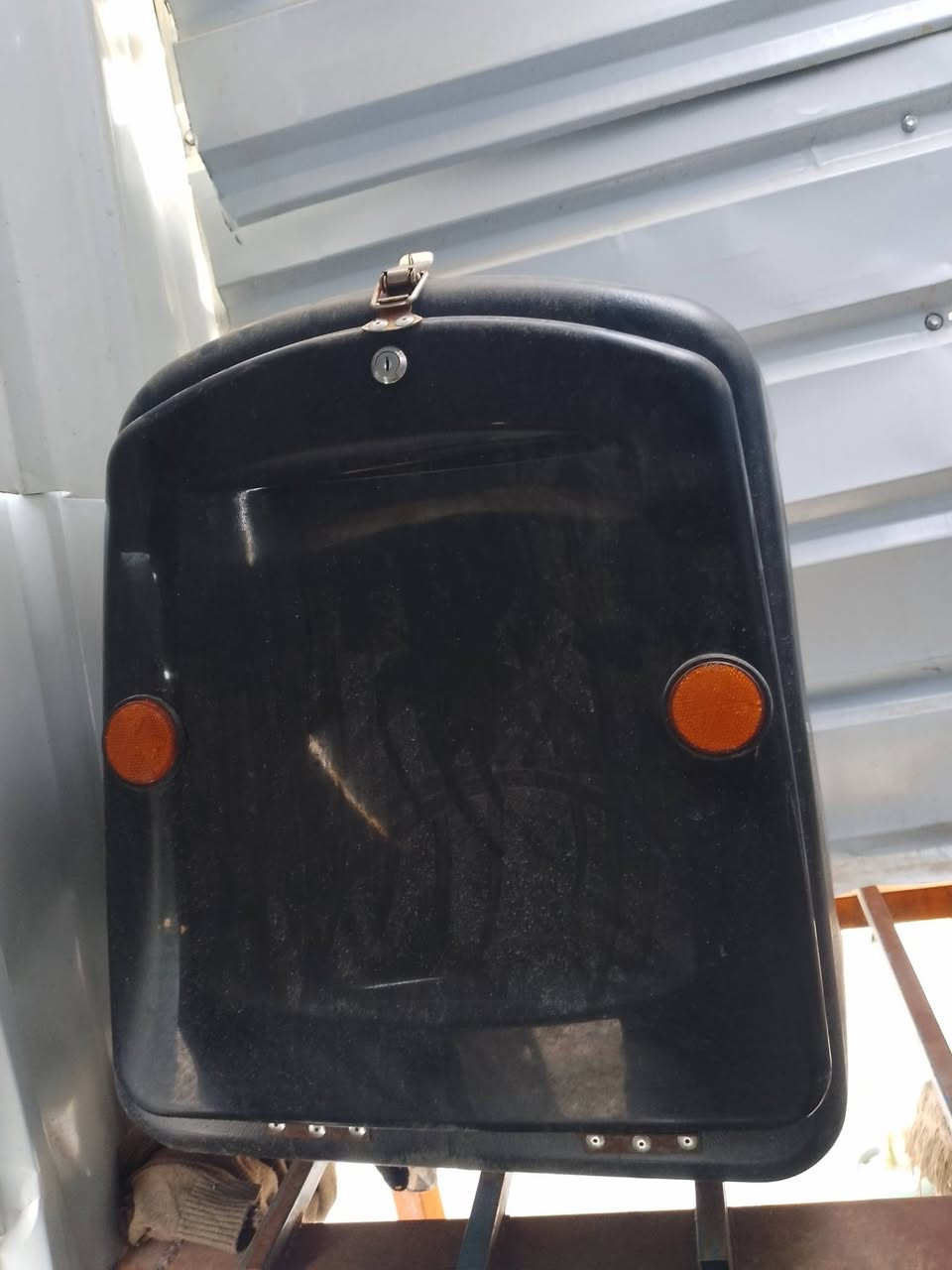 السلام عليكم خوذة جامتين وصندوق ثنينهم جديد ستعمال 10 ايام فقط *********** بغداد الشعب.  

السعر 50 الف
