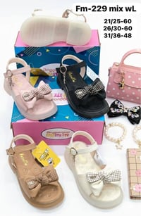 ملابس أطفال • مقطع يوتيوب