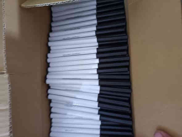 السلام عليكم شباب طلعلي اقلام ماجك بل امزون اصلي تايلاندي للبيع لي يريد منهن عل وزن اقل كميه خمسه كيلو او شلعه ابيع   تواصل واتساب اني خادم ***********
