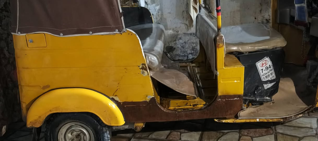 إسلام عليكم 
تكتك 18 أوراق اصواليه 
مشتغل اخياساته كما موضح بال صوره 
مكاني الحمزه الغربي 
***********
