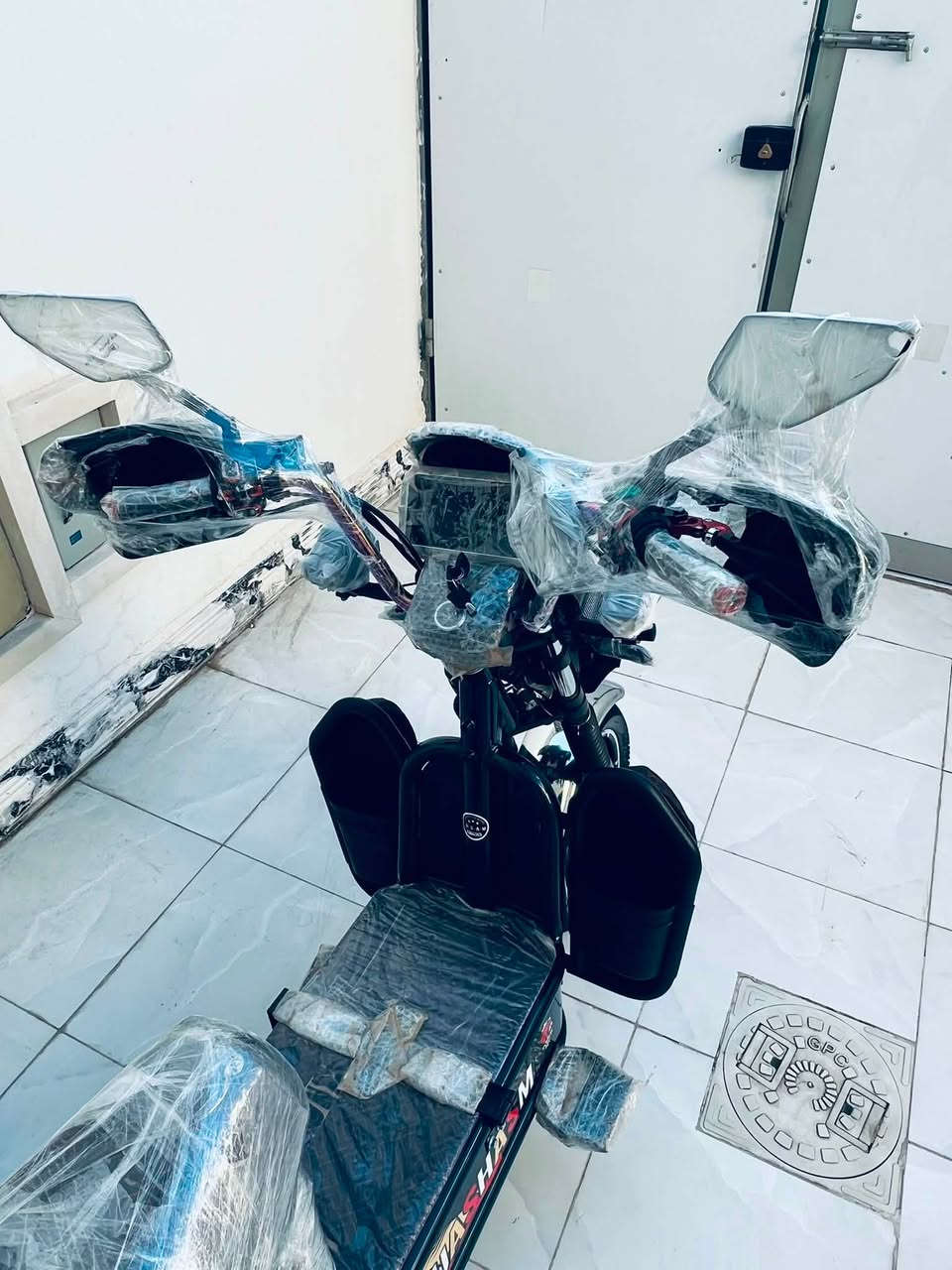 سلام عليكم دراجه شحن 2026 اخر صدار جبلي 6 بطاريات واحد على واحد دراجه بعده جديده واحلى من صوره والبطاريات عل فحص موطور فول لفول مواصفاته بصمات ثنين سويجات ثنين يرجع R تايراته جديدات كشر نضيف لا زنجار ولا شخط ولا اي شي تاخذه ولا دور ورا فول مواصفات السعر ب850 مكاني فلوجه صكلاويه ***********/***********
