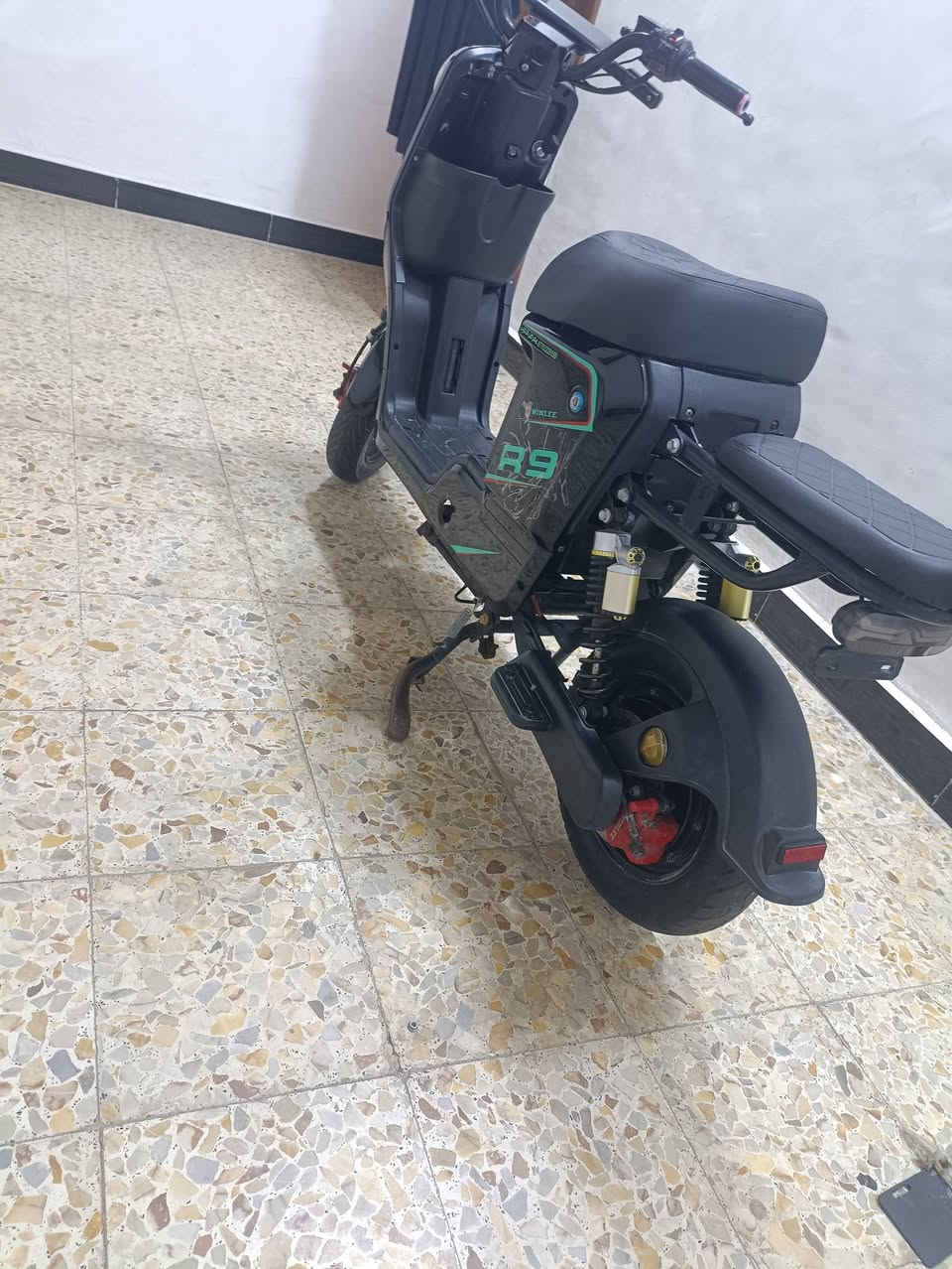 البيع جديده نقص بس باتريات سعر 250/***********
