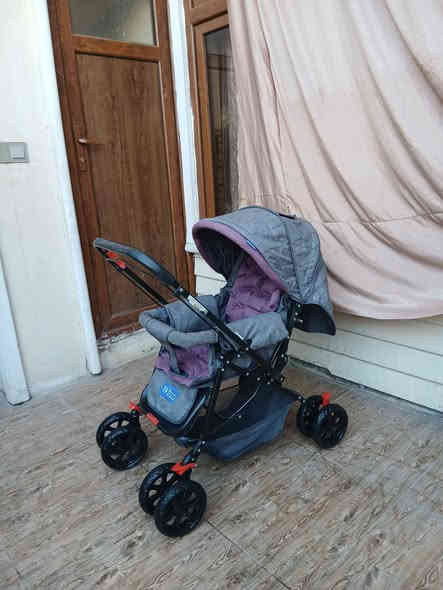 عارەبانەی مناڵان زۆر تازەیە زۆر  پاک و جوان و بێعەیب 8 تاییە،  کورسیەکەی پاڵ ئەخرێ بۆخەوتن و تەواوتەختەکرێێ
، قایشی بەستنەوەی هەیە 
،  تایەو ئیسۆپی زۆر مەزبوتەو بچوک ئەکرێتەوە بۆناوسەیارە
 سعری زۆر گونجاوە 32 هەزارە  قفڵی
سلێمانی ، گەیاندن هەیە*********** السليمانية
