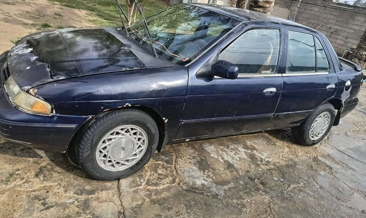 السلام عليكم ورحمة الله وبركاته  سيفيه للبيع موديل 93سياره خير من الله 
سنويه نافذه السعر 25وبيها مجال اي ستفسار عل رقم***********
