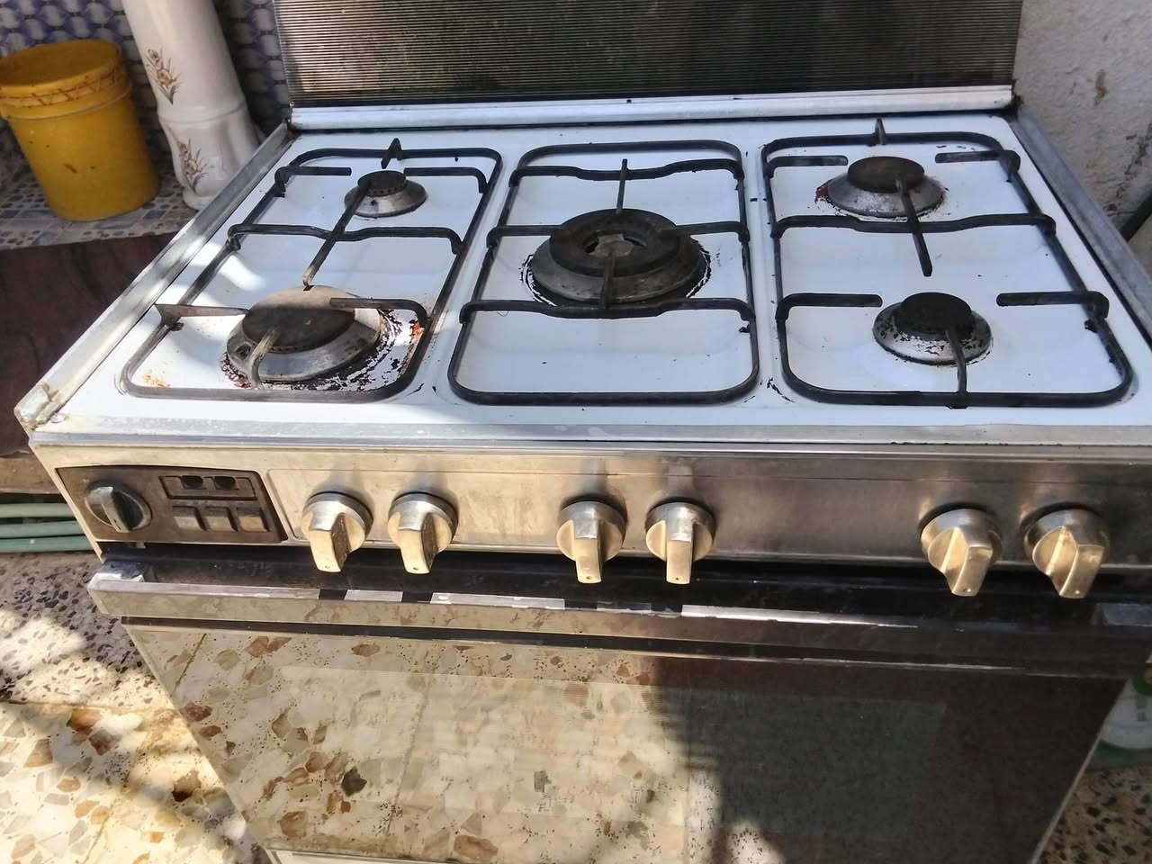 طباخ تكنو كاز شرط الشغل وشرط ناره خضره وبيه ضمان بسعر 90 الف وبيه مجال بسيط اليريده يراسلني اويتصل ويدلل مكاني الخضاره ***********
