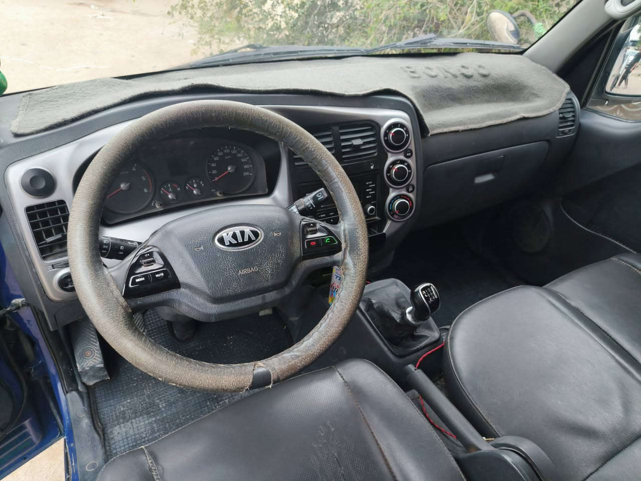 السلام عليكم سيارة كيا بنگو مسكر موديل 2017 مكينة ادبلو جاف مكينة وكير جديد سيارة سبعة كير رقم البصرة انجليزي بسمي سنوية لي 30 حدادة طخم تاير جديدة كهربائيات كلها شغالة تبريد نقص غاز سيارة كفالة شاصي ورقم شاصي السعر 105 وبيها مجال مكان السيارة البصرة سفوان المزارع  رقم صاحب السيارة ***********
