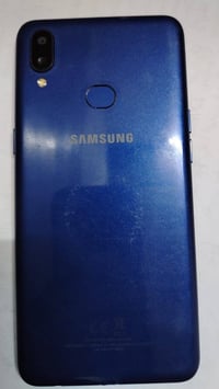 A10s الذاكرة 32 نظيف كلش  السعر 50الف بي مجال  للطلب 07737739914