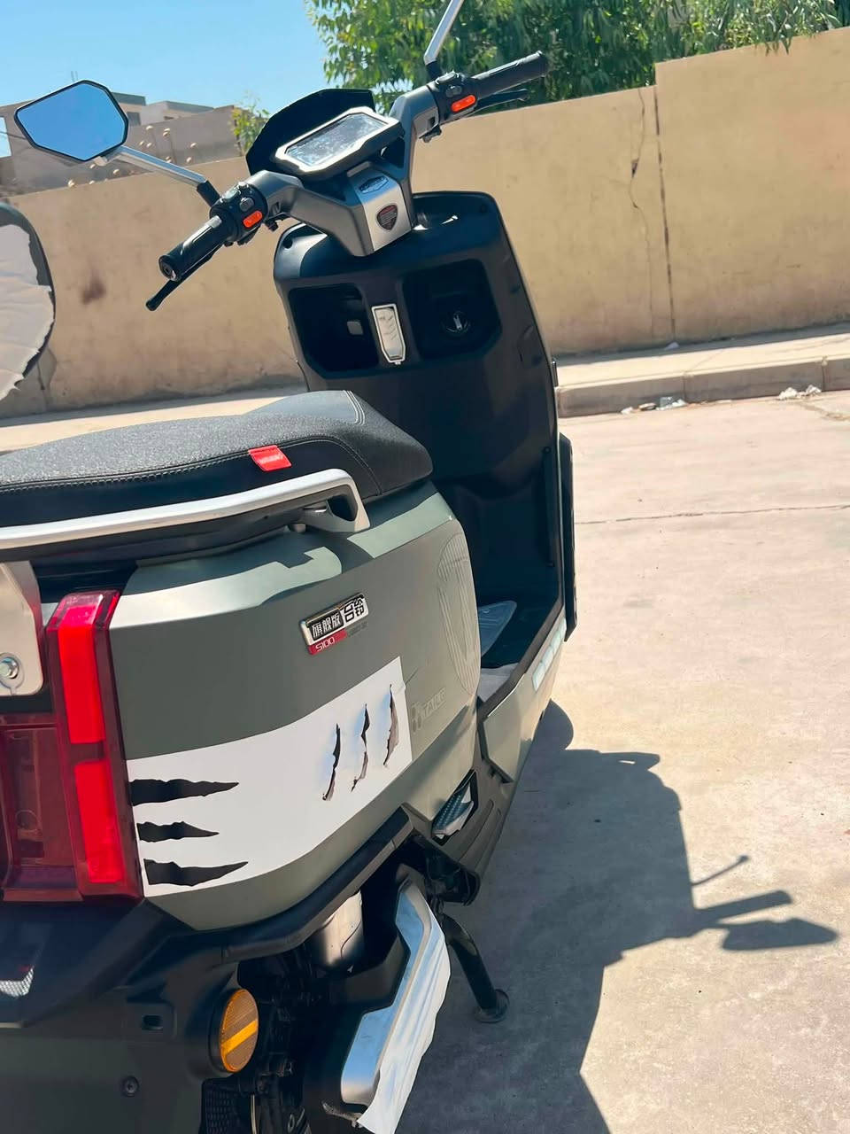 للبيع وحش الكون تايلج
شرط انطيك عقل بطاريات ملف
نضافه فول شرط
الدراجه مابيها اي عطل 
وين ماتريد افحص 
اي خلل مابيها شرط 
الدراجه كدام العين 
السعر مليون و٥٠وبي مجال 

***********

مكاني ايسر 
تكسر بل سعر تسمع حجايه ماتعجبك
