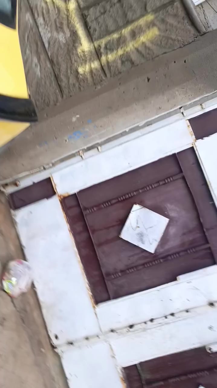 بيت كامل للبيع المساحه 100و10مترمربع المكان واحد حزيران قريب علا مدرست السلام و قريب عل مستوصف السعر 30وبي مجال ***********
