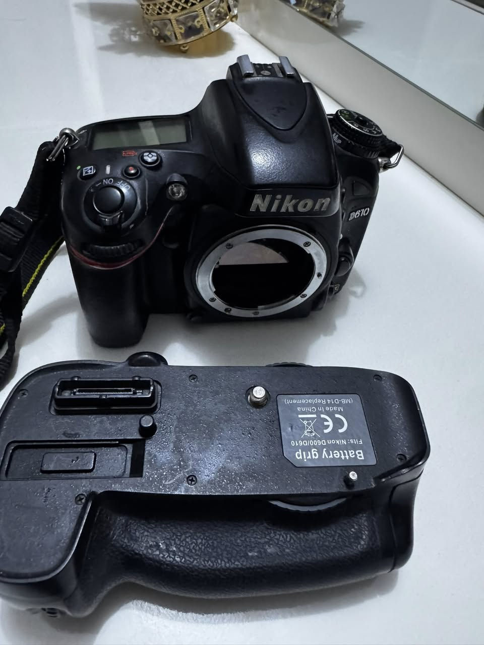 كامره نيكون 610للبيع غنيه عن تعريف  قيم واخذ  حلوه ونضيفه مكاني حله ابوغرق ‭٠٧٧٢ ٩٦٢ ٧٨٦٠‬
