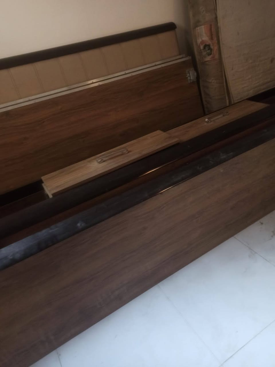 غرفه تركي للبيع سلايت جديده بس فاتحها شلنه من بيت لبيت لاكسؤولاشي ٨٠٠مو البلسوك


**إذا كنت صاحب هذا الإعلان وتريد حذفه لأي سبب، رجاءا أرسل رسالة إلى الدعم الفني**
