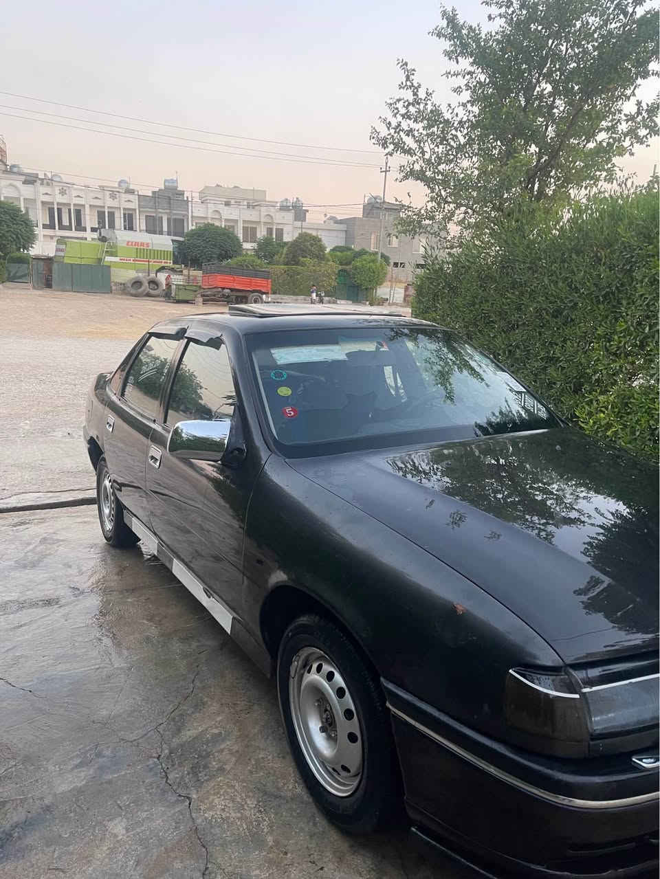 ئۆپل فیکترا مۆدیل۹۲کیرو ئکسل بەشەرت مەکینەی لەگەل زەخت دوو کەلی هەیە بە بی نوقوستانی کردن دەحمو لیدراوو وەرگەرانی نیە سبوخ حامە لۆ جوانی سەنەوی بەسەرجووە لە ۲٠۲۱ کیر حادیە مەکینە ۱۸ جوار تایەی نوی لە سەرە کارەبایی هەمووی مەزبوتە سحری٤۳وەرقە و مەجالیکی تیدایە*********** أربيل, العراق
