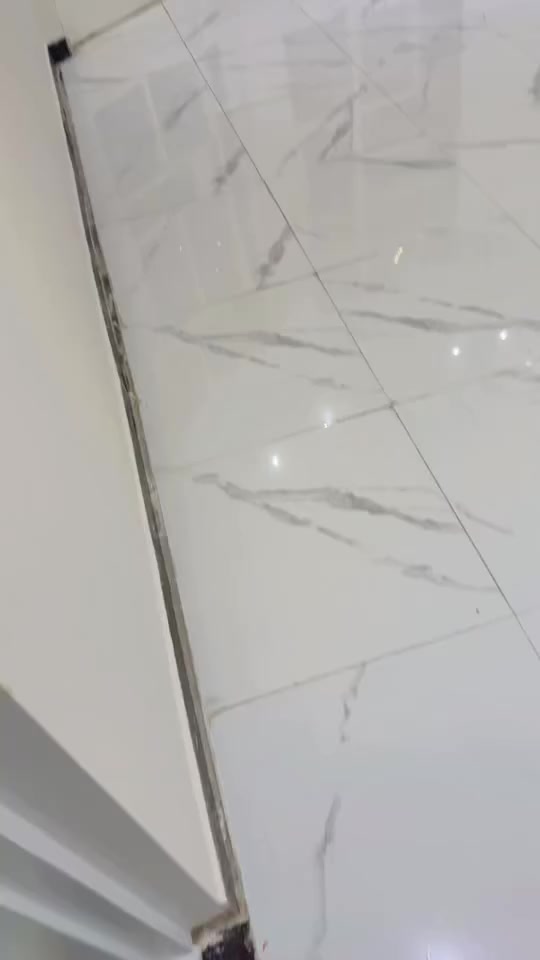 دار للبيع مساح ١٠٠متر
واجه ٥ نزال ٢٠ 

٣ غرف نوم استقبال خدمان ٢ 

مخزن مغلق ٥*٦متر

استقبال وحولي ومنور 

داخل ديكورات. جدار وسقف حديث شارع ٨ متر مقرنص 

كهرباء ومي ومحاري متوفرات زراعي سند ٢٥

عنوان زراعي ال ٦٠٠ خلف الكوخ 

***********
