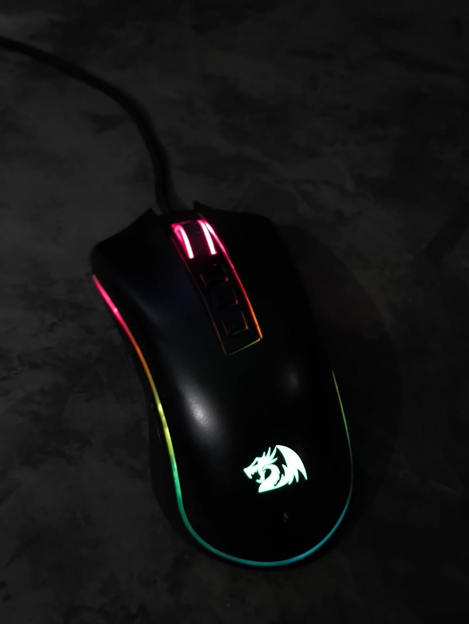 السلام عليكم ماوس red dragon 
مستعمل وشغال سعره 15 الف 
ومتوفر توصيل 
سبب البيع جبت ماوس جديد
***********
