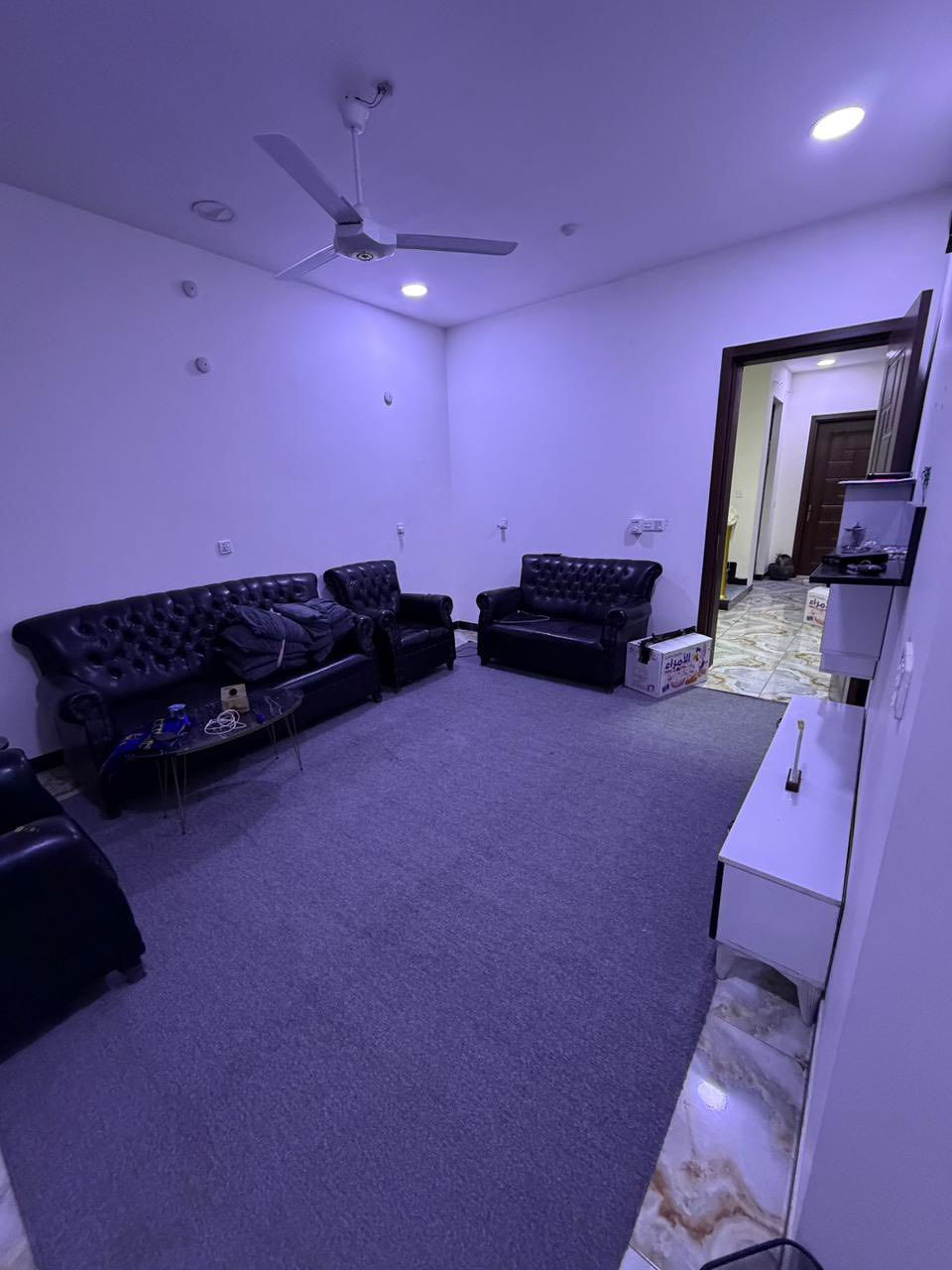 بيت للايجار
حي العسكري قرب المحيط المساحه 150 بناء جديد
طابق ثاني باب معزول 
يحتوي ع غرفتين نوم 
+ صاله+ استقبال+ مطبخ وحمام 
للاستفسار الاتصال على الرقم ***********
