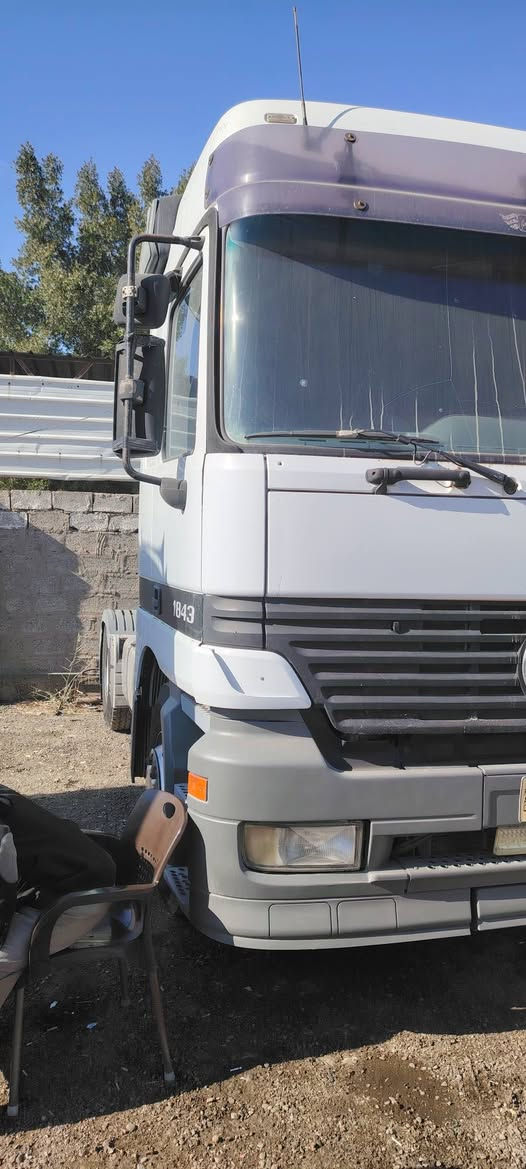 للبيع موديل ٢٠٠٠
موبايل ***********
