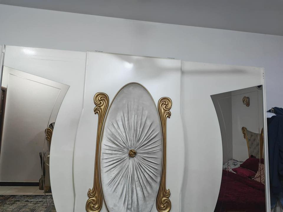 السلام عليكم 
من رخصة الادمن 
غرفة تركية نوع ثقيل جدا 
السعر 
٥٠٠ الف وبيها مجال 
تواصل واتساب مراسلة فقط 
***********
