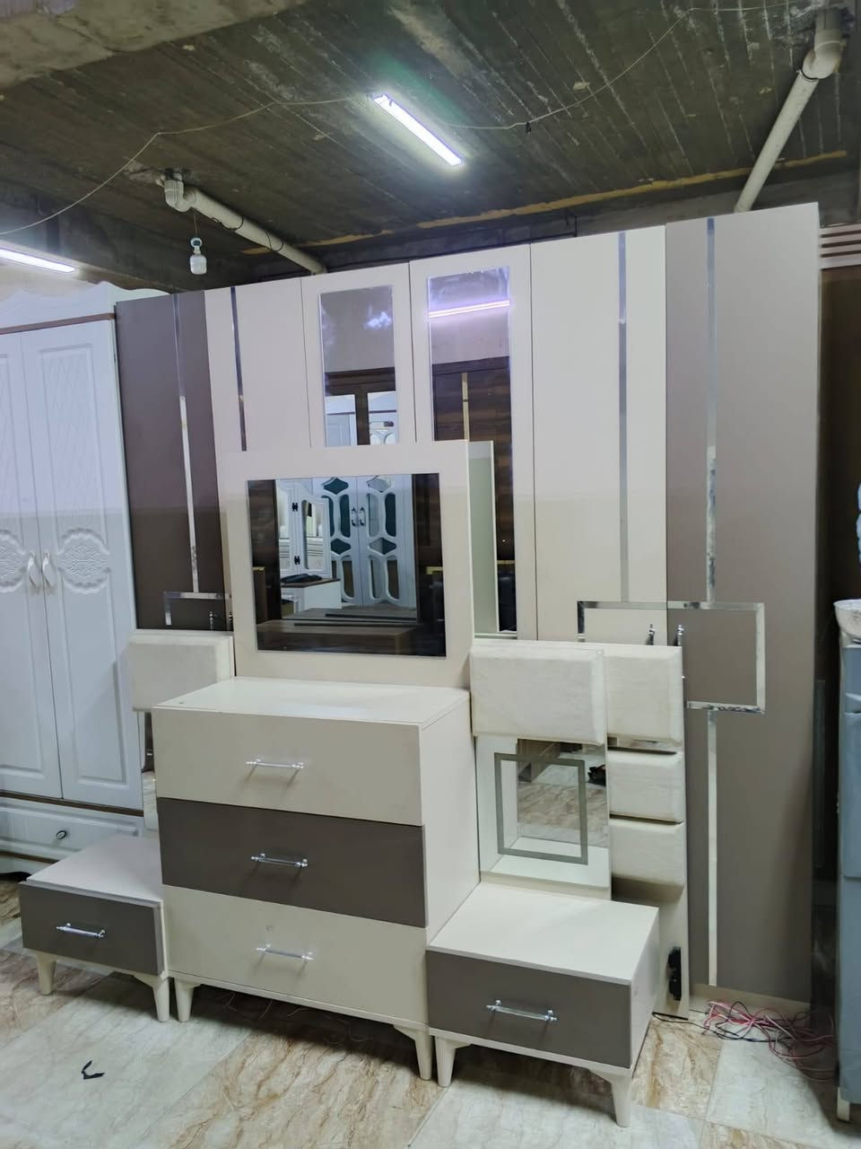 غرفه نوم اخو الجديد كلش نظيف ٥ قطع سعر ٤٥٠ بيها مجال شراي تعال خاص عنوان كركوك
العنده غراض للبيع راسلوني *********** او اتصال ع رقم داخل محافظه كركوك
