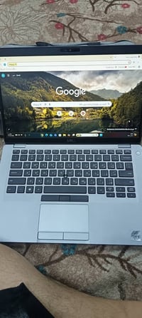 DELLنضافة ٩٠ بال١٠٠ استخدام جدآ قليل بطارية فول مواصفاتة داخل وصل الضم...