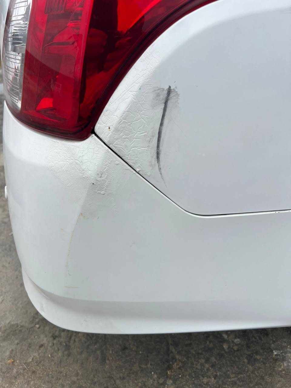 نيسان صني 2021
كفاله ماعدا شخط بالباب واللي بالجاملغ الخلفي موضح بالصوره 
سنويه ماساقطه 
السعر 107 
***********
