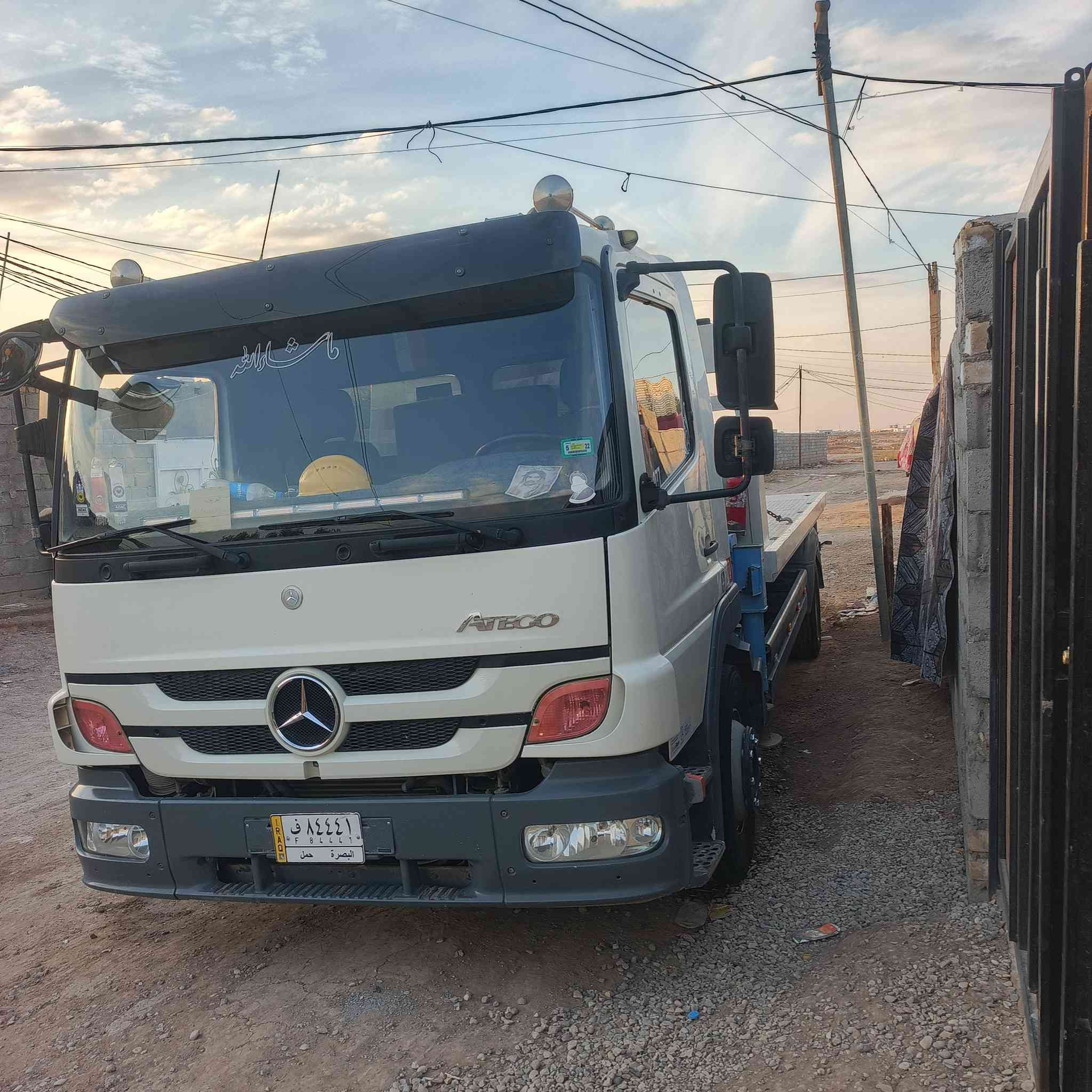 كرين للبيع موديل 2005 دمعه سطحه جاهز مجهز عنوان واسط السعر 3 شدات و50 بي مجال للشراي اي ستفسار اتصل ***********
