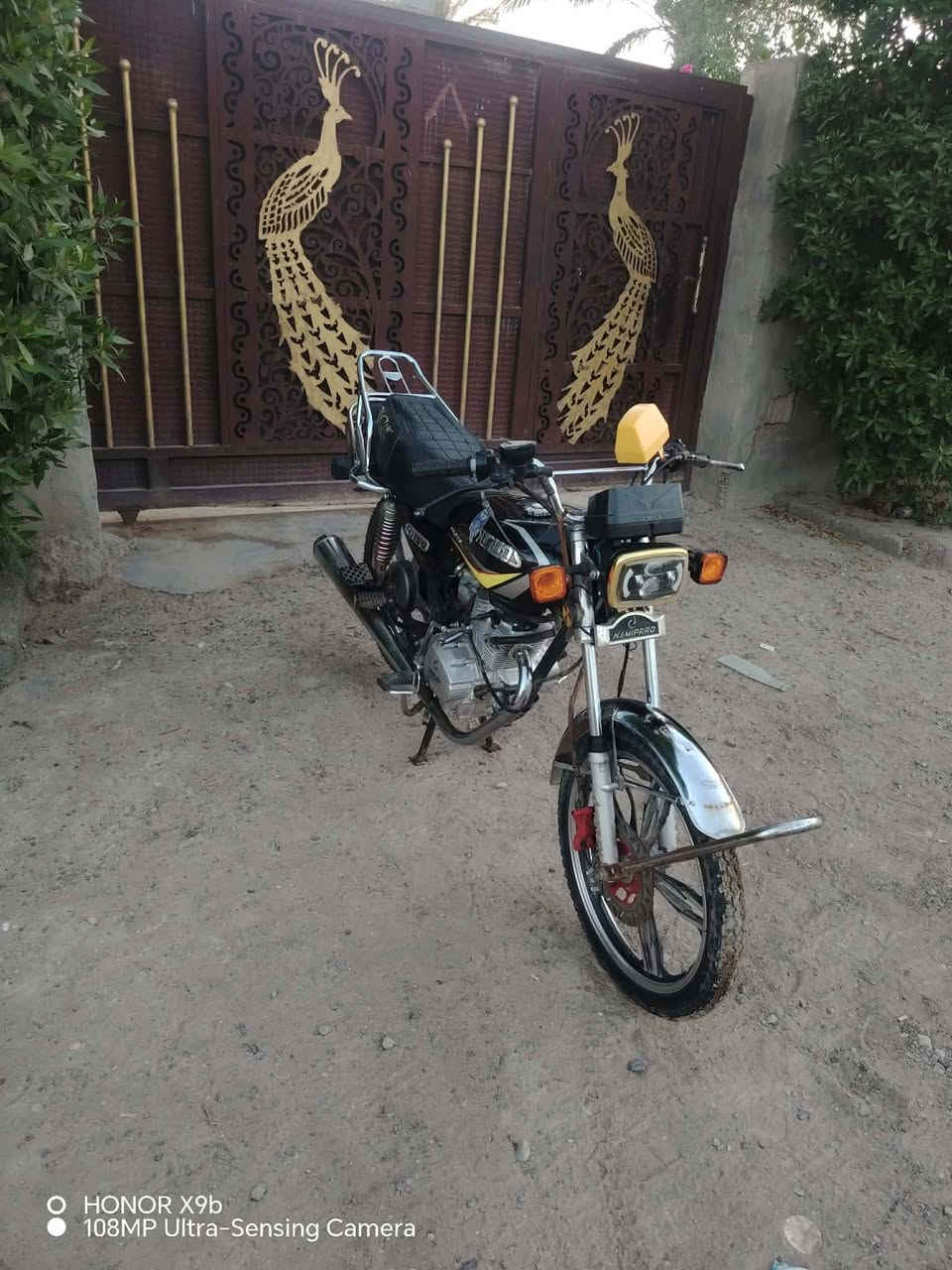 السلام عليكم دراجه 22لبيع مكفوله من كلشي محرك ما مفتوح كهربائي كامله نقص بس باتري الباقي مكفول  وراق كامله (المكان ديالى الخالص التحويلة السعر 500وبيه مجال***********
