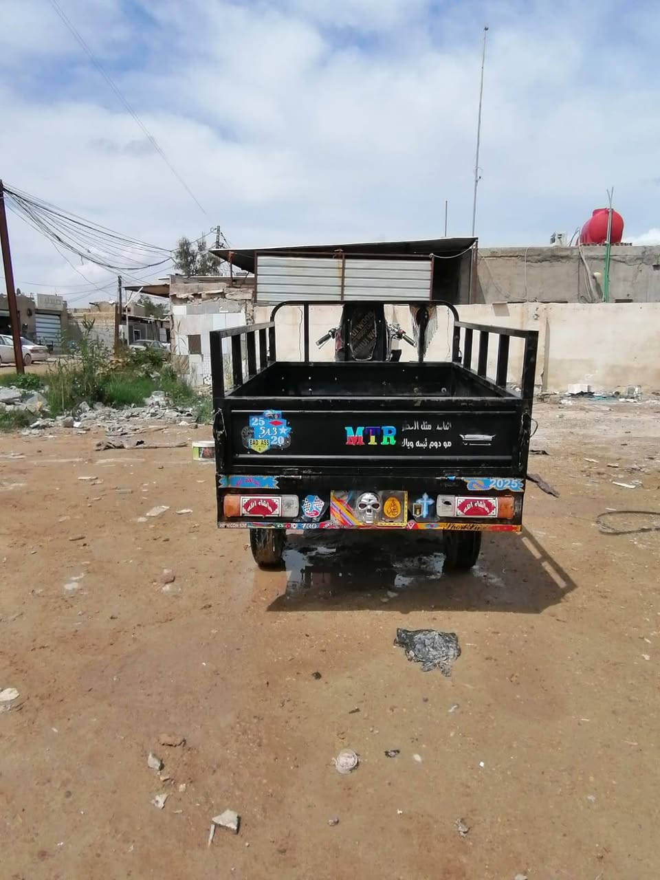 السلام عليكم سته للبيع موديل 20 اوراق اصولي مكينه 25 طلع الشمس شادينها مكان نجفرمقفوله برغمه عايزه خير من الله احلى من الصور***********
