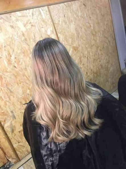 يوم الجمعه يتم فتح قسم صالون  في مركز فرح sba يتوفر تسريح الشعر  جميع صبغات الشعر تخصيل شعل امبري للشعر وكذالك صبغ كامل علما ان صبغه الشعر راح تكون ماركه كوكو هير افضل انواع الصبغ جزء من اعمالي العنوان الدوره حي الصحه مقابل شمس بركر للحجز *********** تنورنا 🌺🌺
