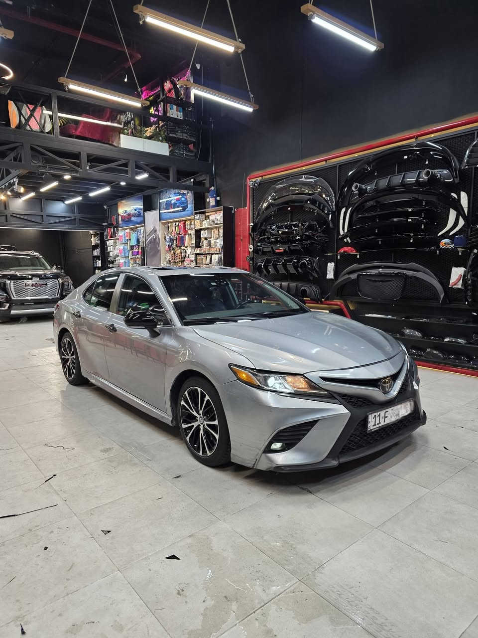 كامري 2019 بانزين
السلام عليكم

كامري SE Plus 2019

بانزين فقط

ماشية 135الف كيلو

رقم بغداد

حادث جاملغ و بنيد

رقم الشاصي: 4t1b11hk7ku223094 

مواصفاتها :      

 بصمة دخول ذكي

بصمة تشغيل

فتحة سقف

رادار انامي

رادار جانبي (نقطة عمياء)

كرسي السايق كهرباء

السيارة جاهزة من كلشي و مداريها

مكاني النجف

سعر 170 و بيها مجال

رقم واتساب للتواصل

***********
