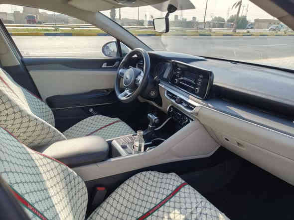 للبيع كي فايف خليجي 21  بيع مراوس
بيها بنيد بدون عابر جاهزه من كلشي شرط 
محرك 2000  ماشيه 180  السياره جديده شرط النظافه 
السعر 172 بي مجال 
***********
