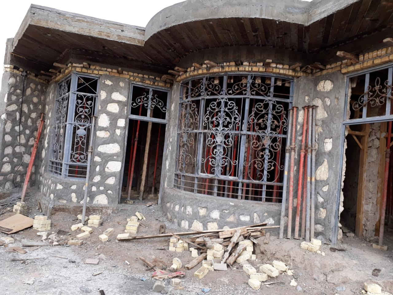 لبناء الحجر كرسته وعمل بيوت واسيجه واساس ونافورات وتغليف  وبسعر مناسب لاتصال على لارقم الهاتف 👇🏻👇🏻👇🏻👇🏻***********
***********
***********
